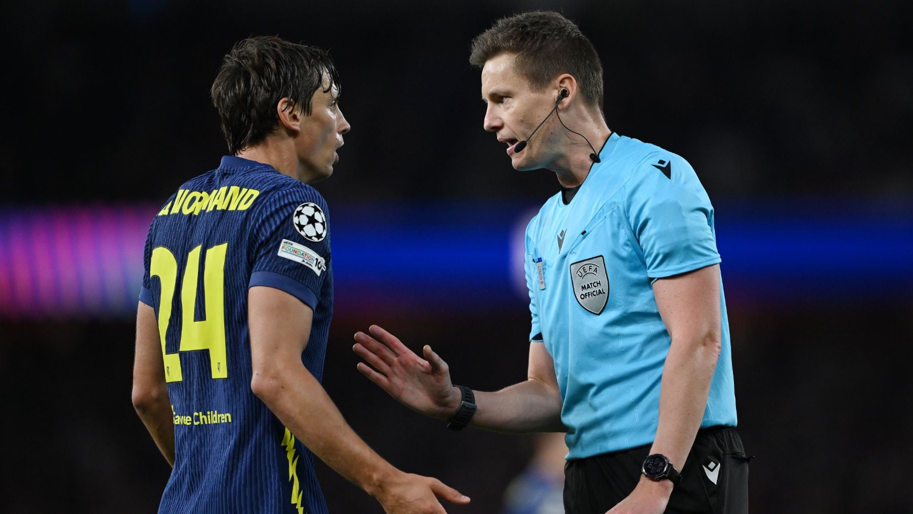 El Atlético se quejó ante la UEFA del arbitraje de Daniel Siebert en el partido contra el Arsenal