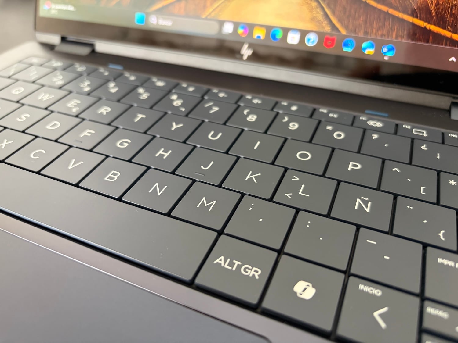HP OmniBook X Flip 14 