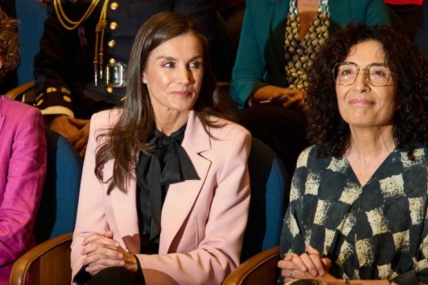 chaqueta rosa zara letizia
