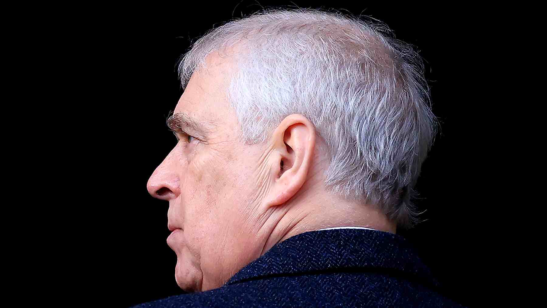 Tensión en Sandringham: el ex príncipe Andrés huye tras ser amenazado por un hombre encapuchado