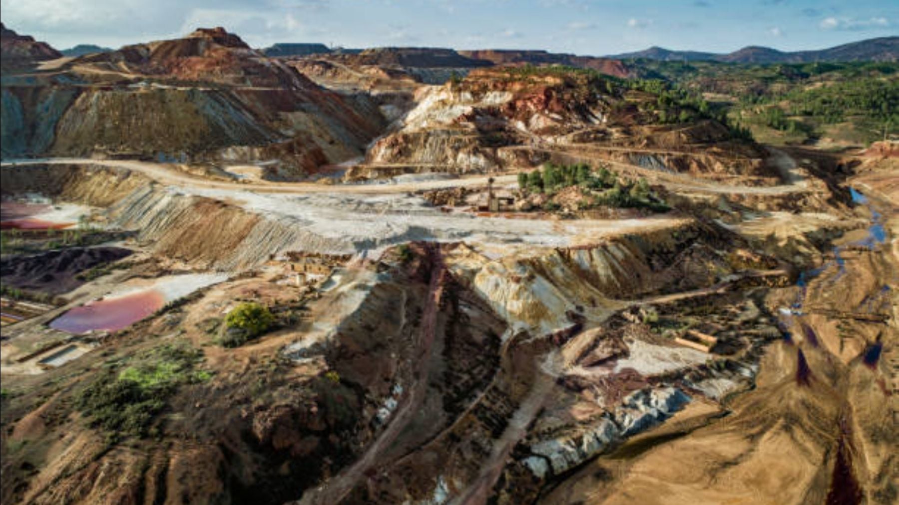 Mientras todo el mundo se fija en Irán, Andalucía se ha convertido en el punto clave de Europa tras hallarse 40 millones de toneladas de minerales críticos
