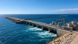 Desalinizadora en Estados Unidos, convierten agua potable con agua de mar, transforman agua de mar en potable en California, agua de mar en potable con ósmosis inversa.
