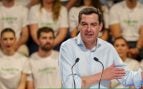 Moreno rechaza pactos con Vox porque las decisiones las toma «un señor desde Madrid» y  reduce la prioridad nacional a un «eslogan»