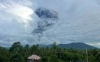 Erupción volcán Dukono Indonesia
