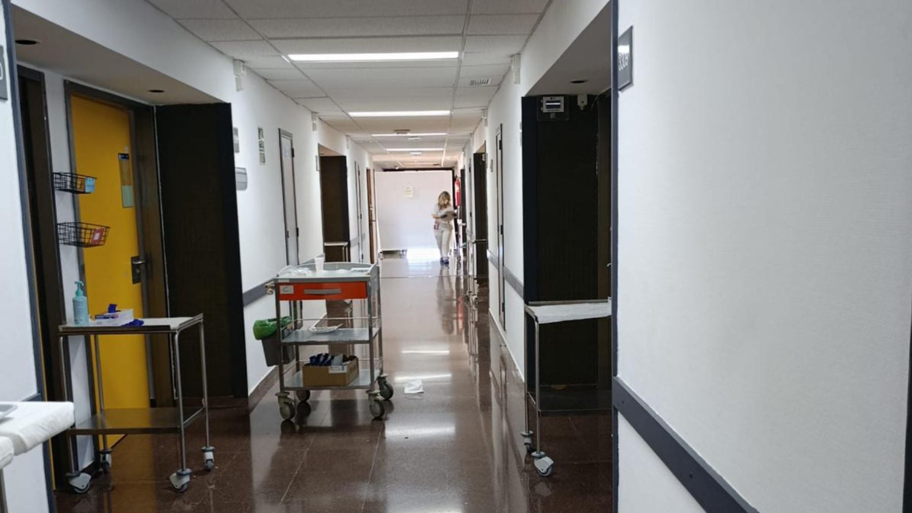 Desalojan parte del hospital de San Juan de Alicante para aislar a la mujer que podría tener hantavirus