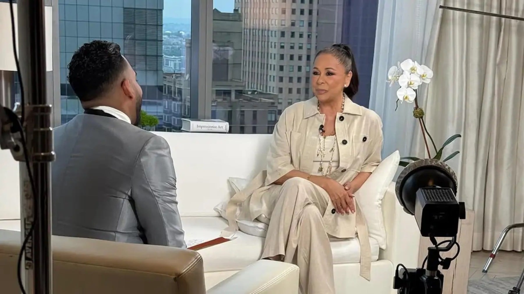 Isabel Pantoja concede una única y edulcorada entrevista en Nueva York: Soy feliz con poco