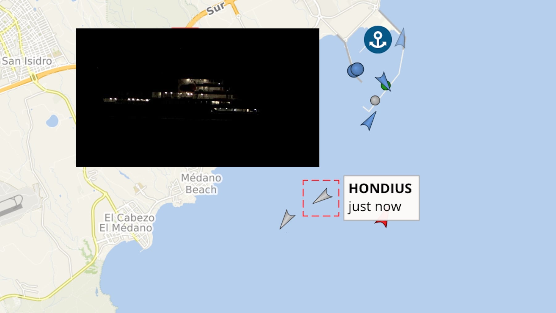 El crucero del hantavirus ya está en el puerto tinerfeño de Granadilla y arranca el proceso de evacuación