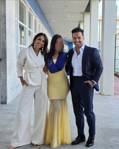 Paula Echevarr&iacute;a con Bustamante y su hija