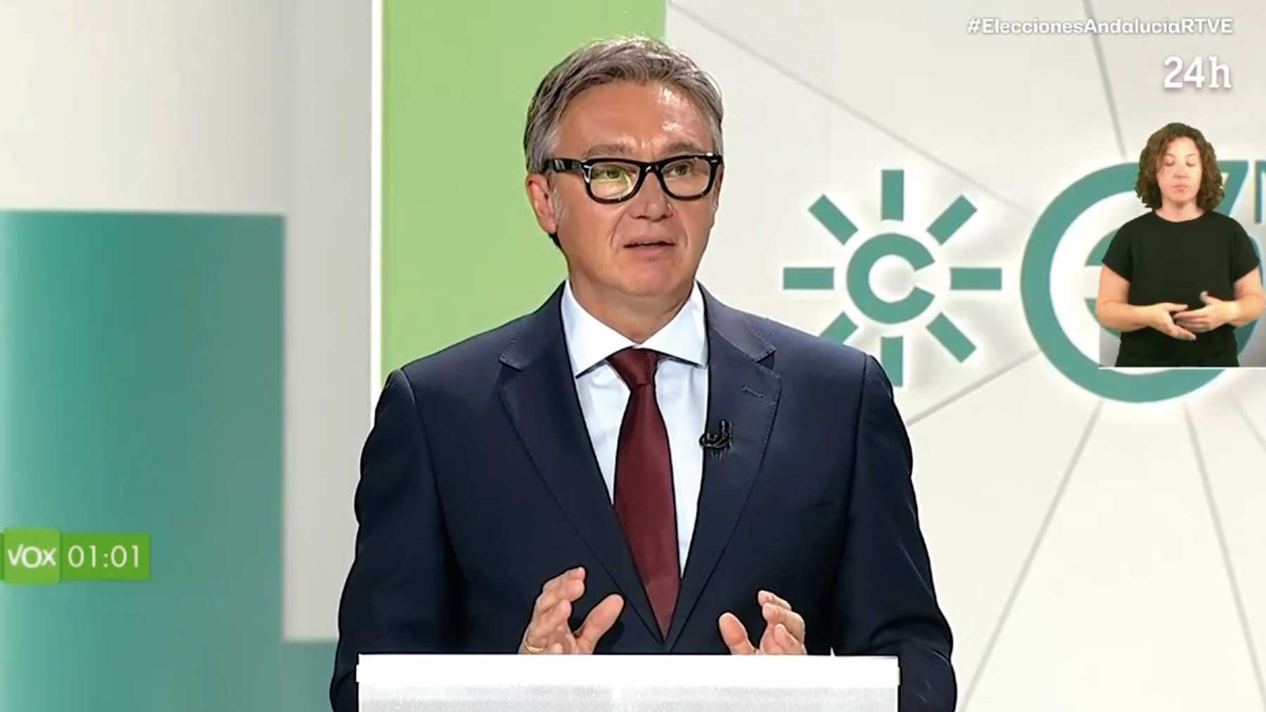 Manuel Gavira se consagra como un apoyo estable y hace soñar a Vox con ser clave el 17-M: “En Andalucía, la prioridad nacional es una cuestión de supervivencia”