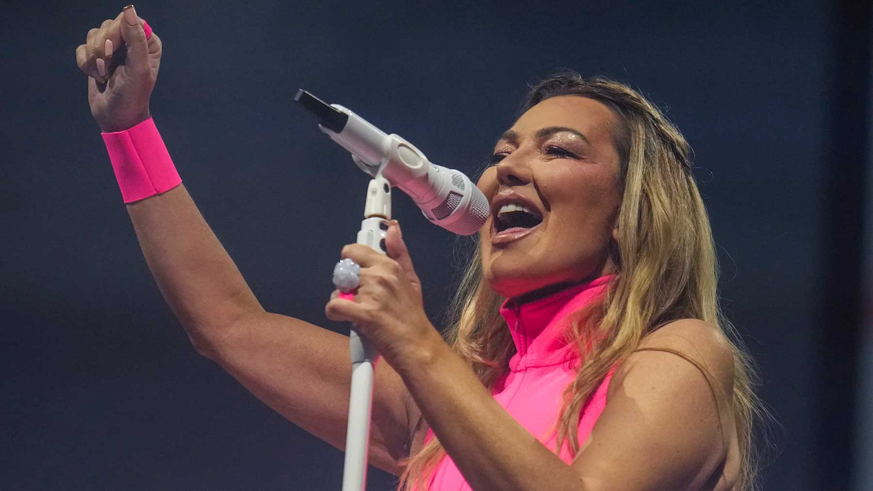 Amaia Montero, devastada por las críticas tras su concierto: Se plantea si continuar con la gira