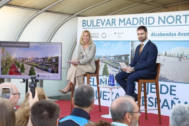 Roc&iacute;o Garc&iacute;a Alc&aacute;ntara, alcaldesa de Alcobendas, en la presentaci&oacute;n del Bulevar Madrid Norte.