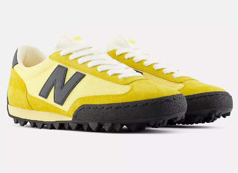 New Balance Gator Run en color Apollo Gold