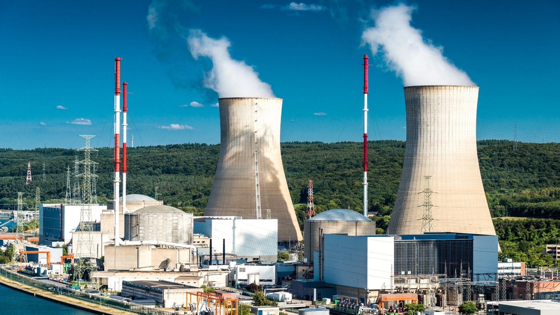 Europa sigue obsesionada con las energías renovables pero Bélgica va a cambiar las reglas: acaba de comprar centrales nucleares