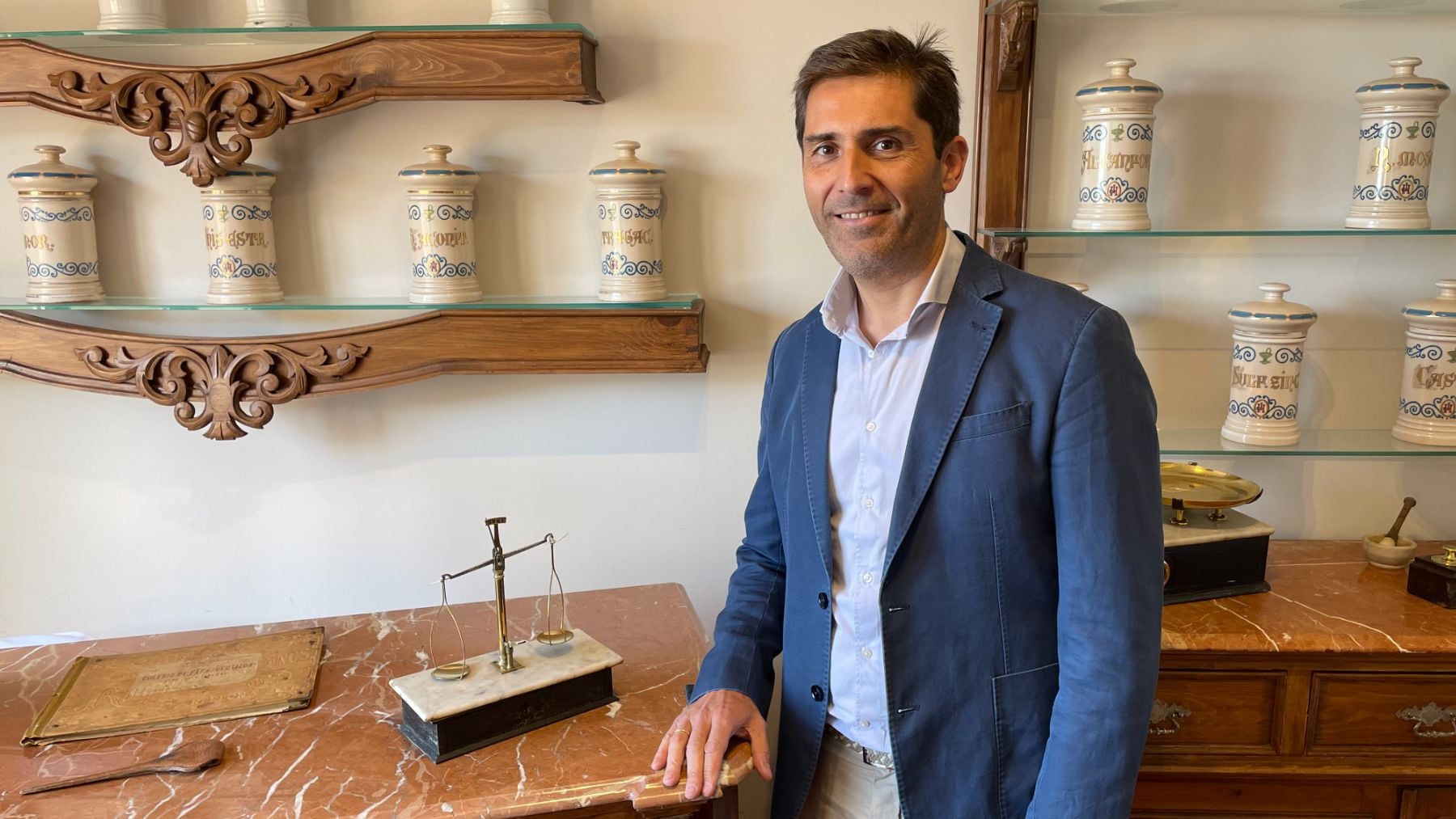 J. M. Becerra: Los farmacéuticos ayudamos a los pacientes crónicos para que tomen bien la medicación