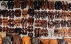 Cinco sandalias con cuña de Skechers perfectas para llevar con vestidos ibicencos porque elevan, son muy cómodas y versátiles
