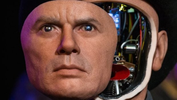 Warner pel&iacute;cula Westworld