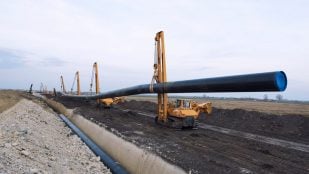 Construcción de un oleoducto. Foto: Freepik