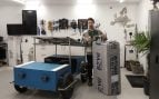 Youtuber crea un coche eléctrico, youtuber sueco hace coche eléctrico casero, coche eléctrico 4x4 fabricado en casa, inventan coche eléctrico con paneles solares.