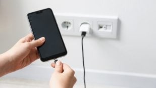 Cargar el teléfono al 100%