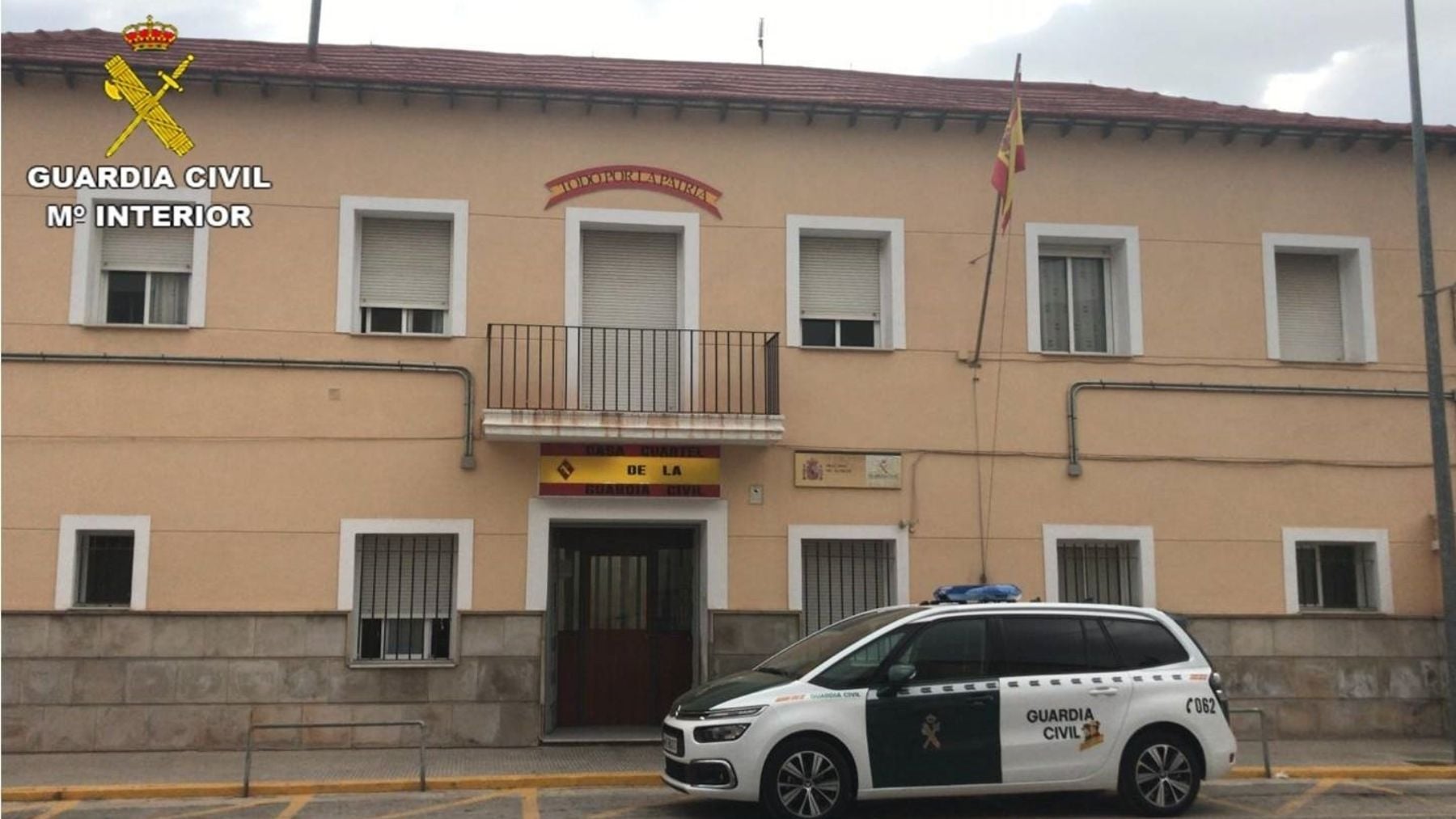 Hallados los cuerpos sin vida de un guardia civil, su mujer y su hijo en el cuartel de Dolores (Alicante)