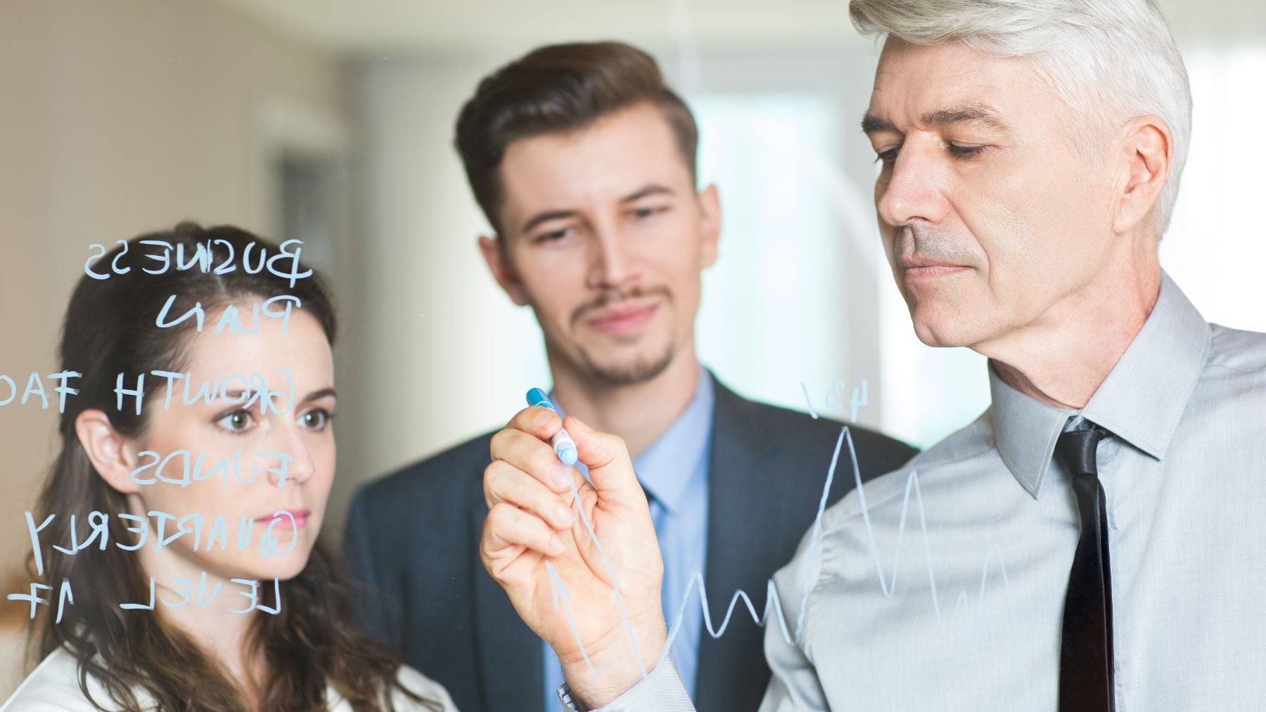La psicología lo avala: las personas más inteligentes encuentran placer y relajación en estas 5 cosas pero el resto del mundo no las soporta