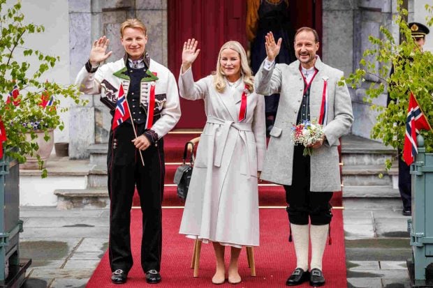 Mette-Marit con respirador