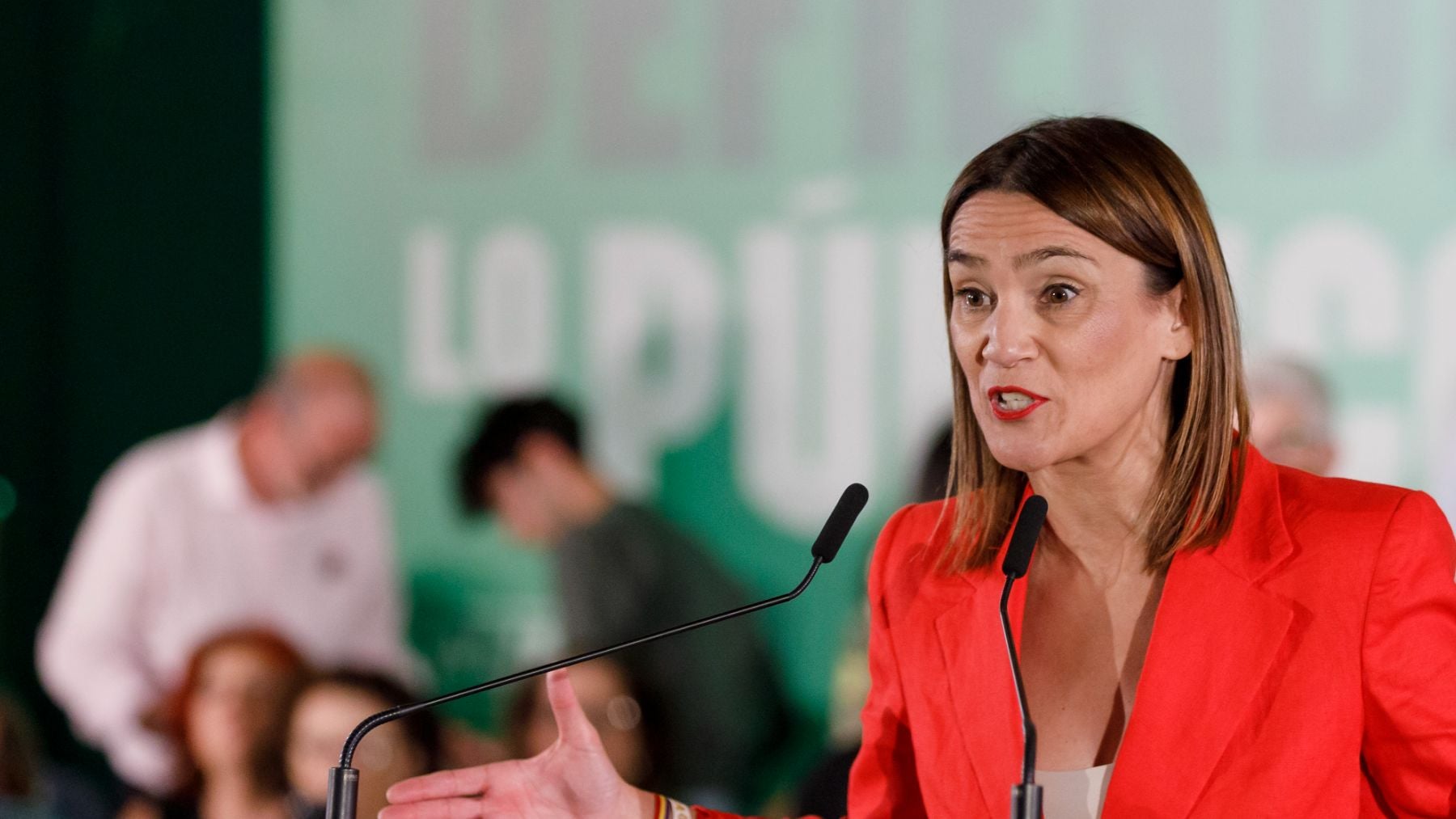 La cabeza de lista del PSOE por Granada se equivoca de mesa electoral y obliga a anular un voto de su urna