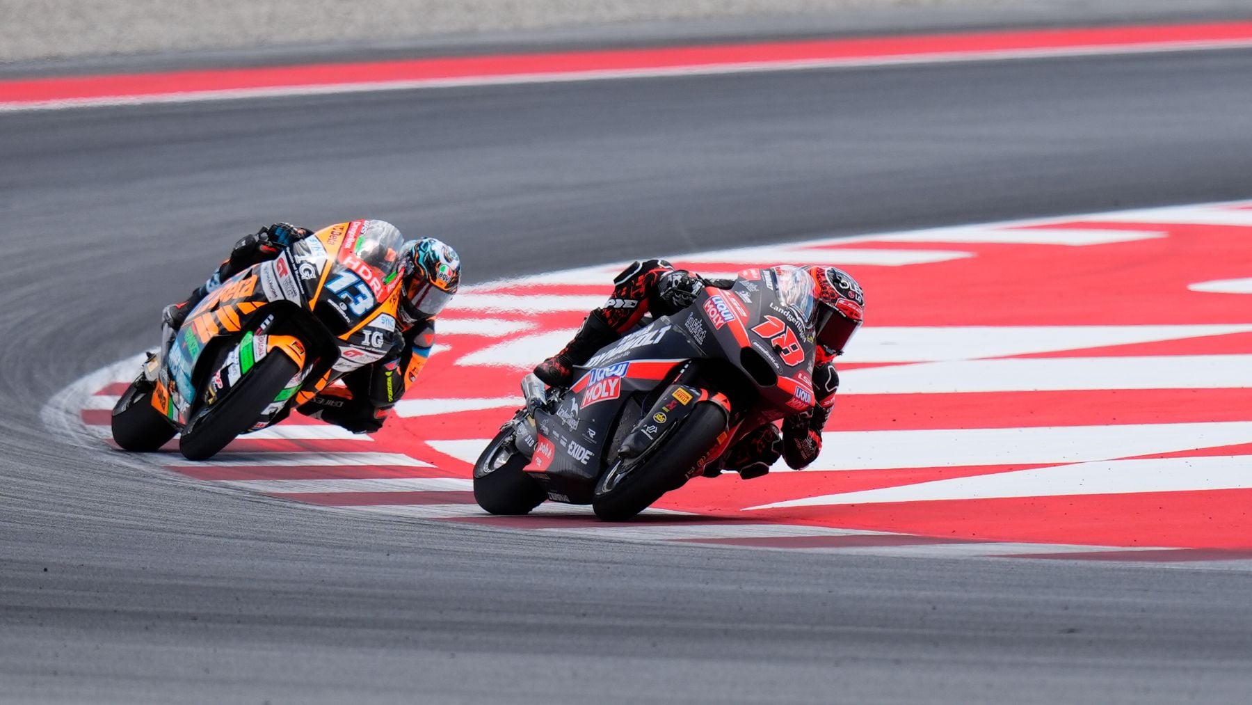 Manu González le gana la batalla a Vietti en Montmeló y es más líder de Moto2
