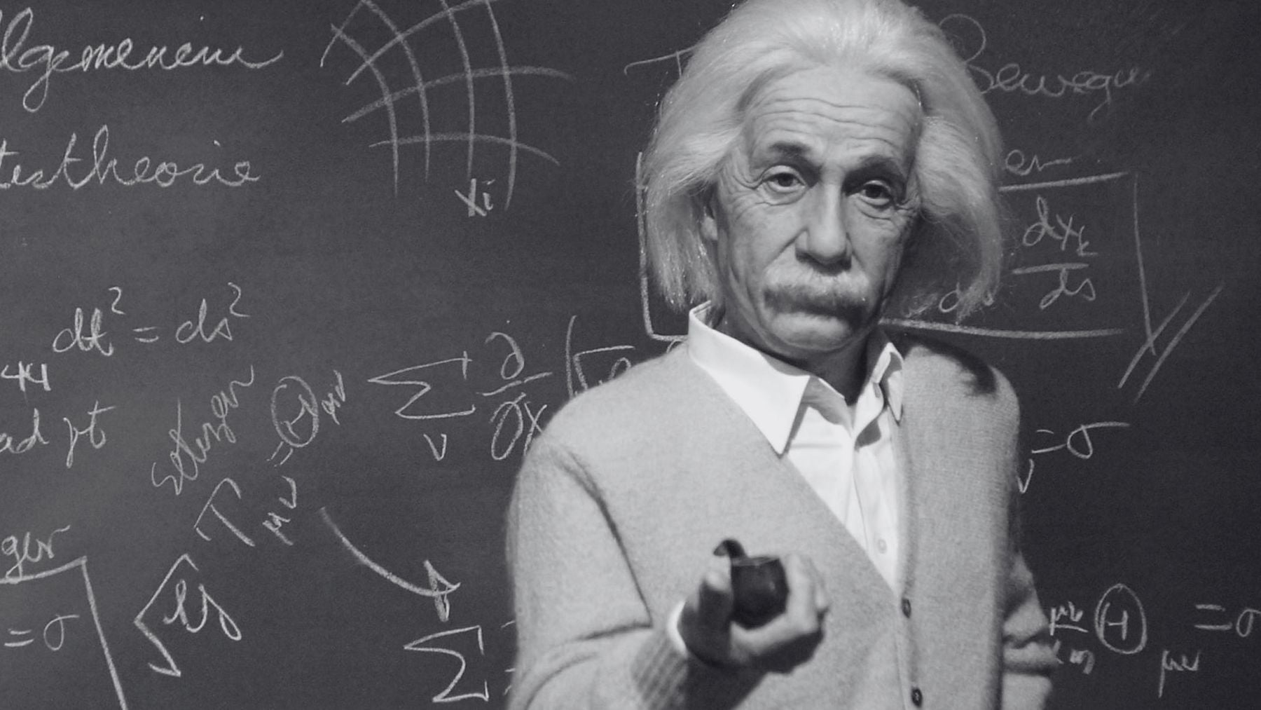 Albert Einstein: El mundo no está en peligro por las malas personas sino por aquellas que permiten la maldad