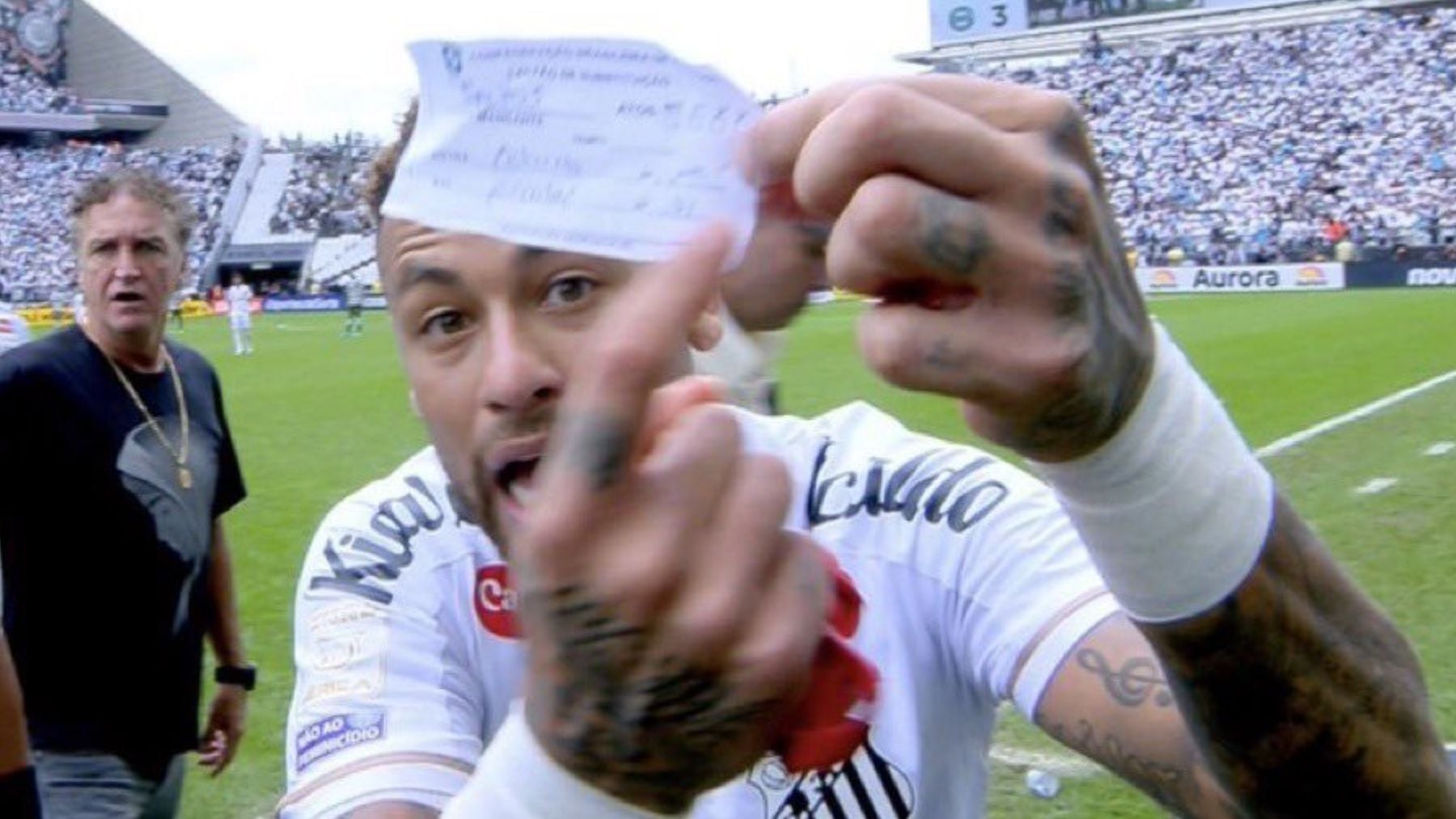 Neymar la vuelve a liar antes de la lista de Ancelotti para el Mundial: El árbitro me sacó del partido