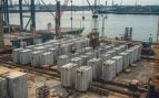 Puerto marítimo de Singapur con bloques de hormigón (Imagen hecha con IA)