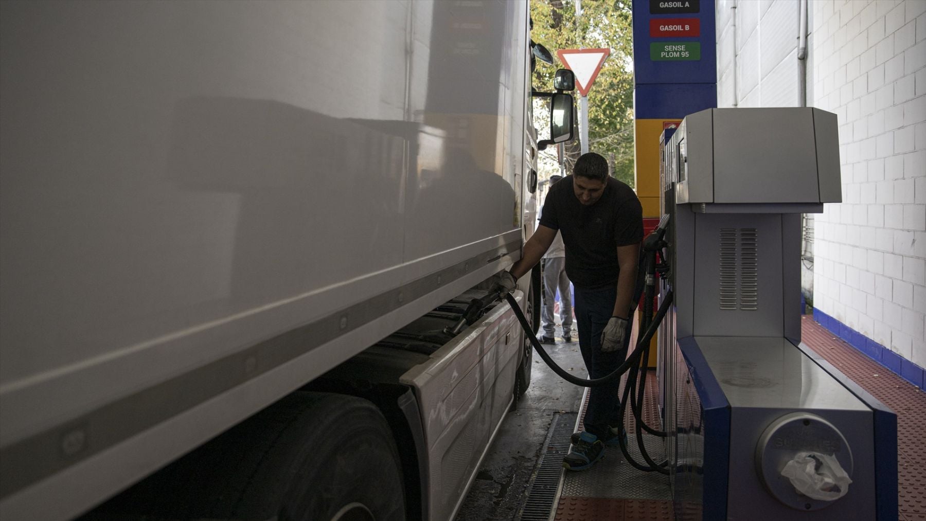 Hacienda se olvida de los transportistas y no les paga desde marzo los 20 céntimos de ayuda por la crisis de Irán