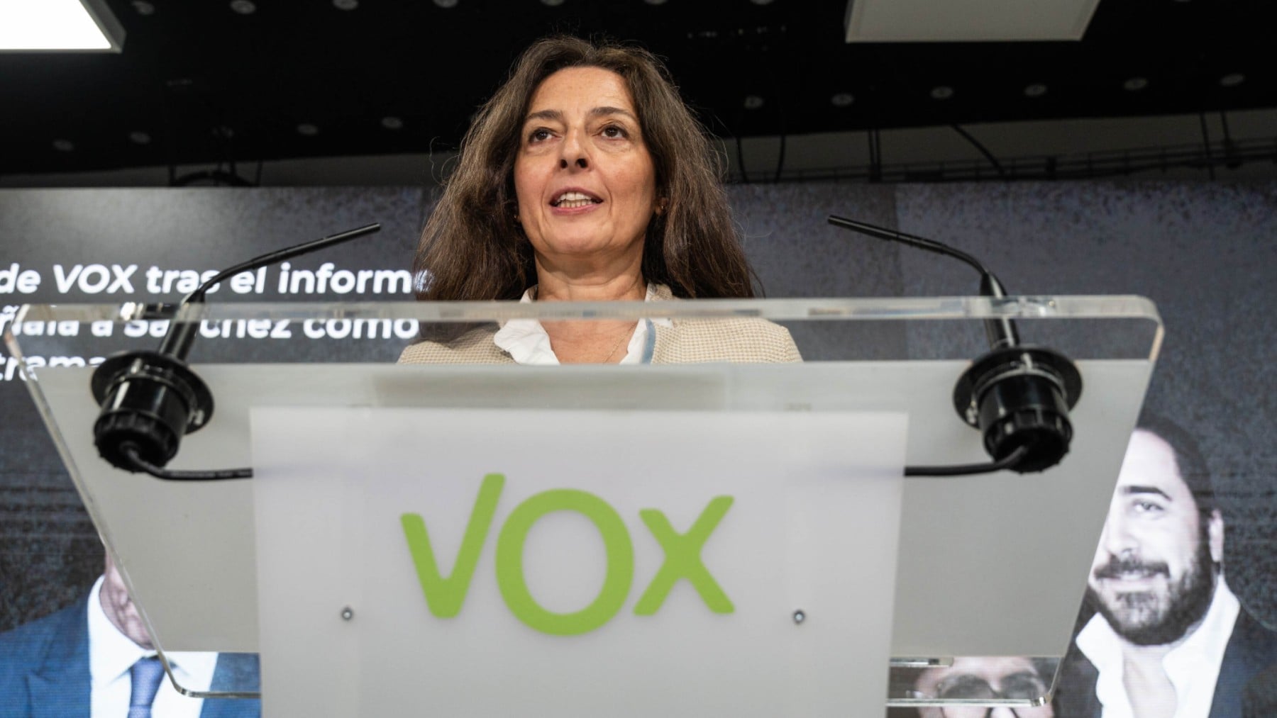 Vox pide al juez que retire el pasaporte a Zapatero tras imputarle por blanqueo y organización criminal