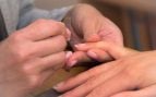 Ni manicura francesa ni 'polka dots': la tendencia más inesperada que llega para triunfar en los centros de uñas de España este verano 2026