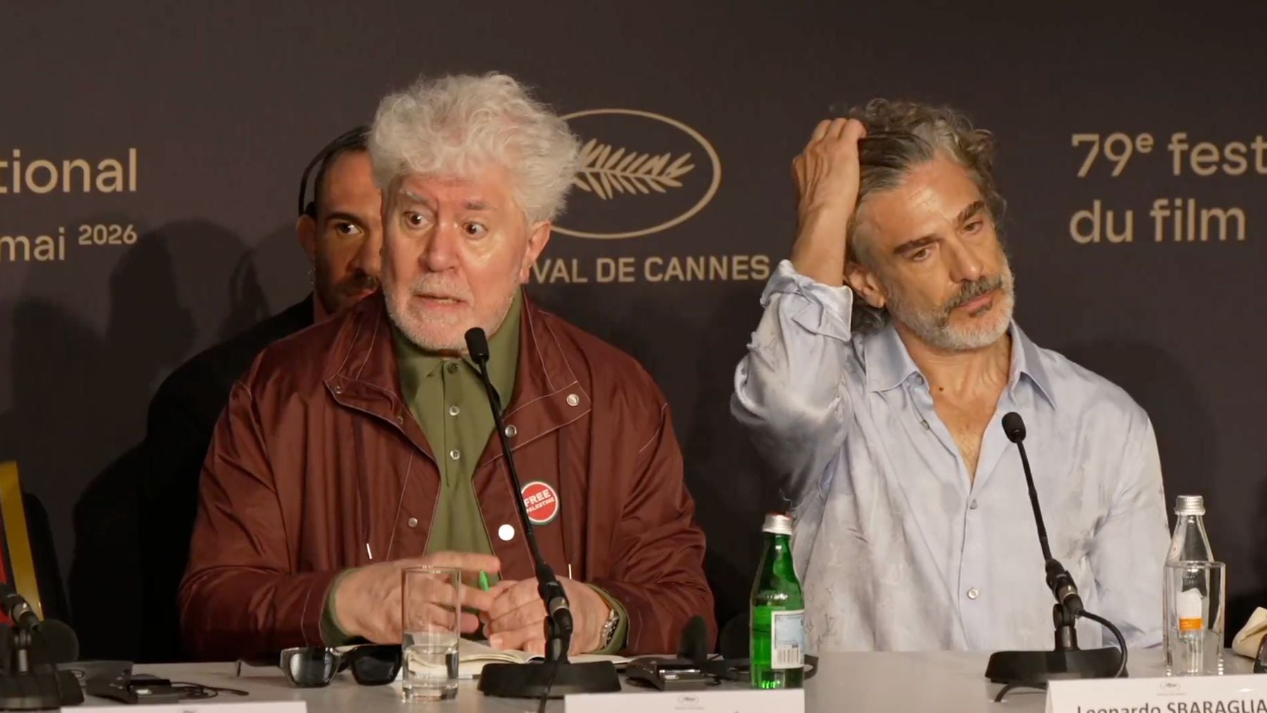 Pedro Almodóvar y Leonardo Sbaraglia en Cannes.