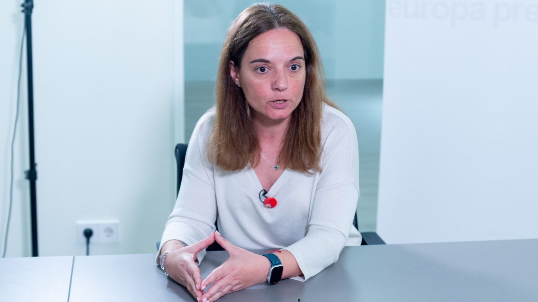 La alcaldesa de Getafe lleva a 40 jóvenes de vacaciones por la ruta del exilio para adoctrinarles sobre la República