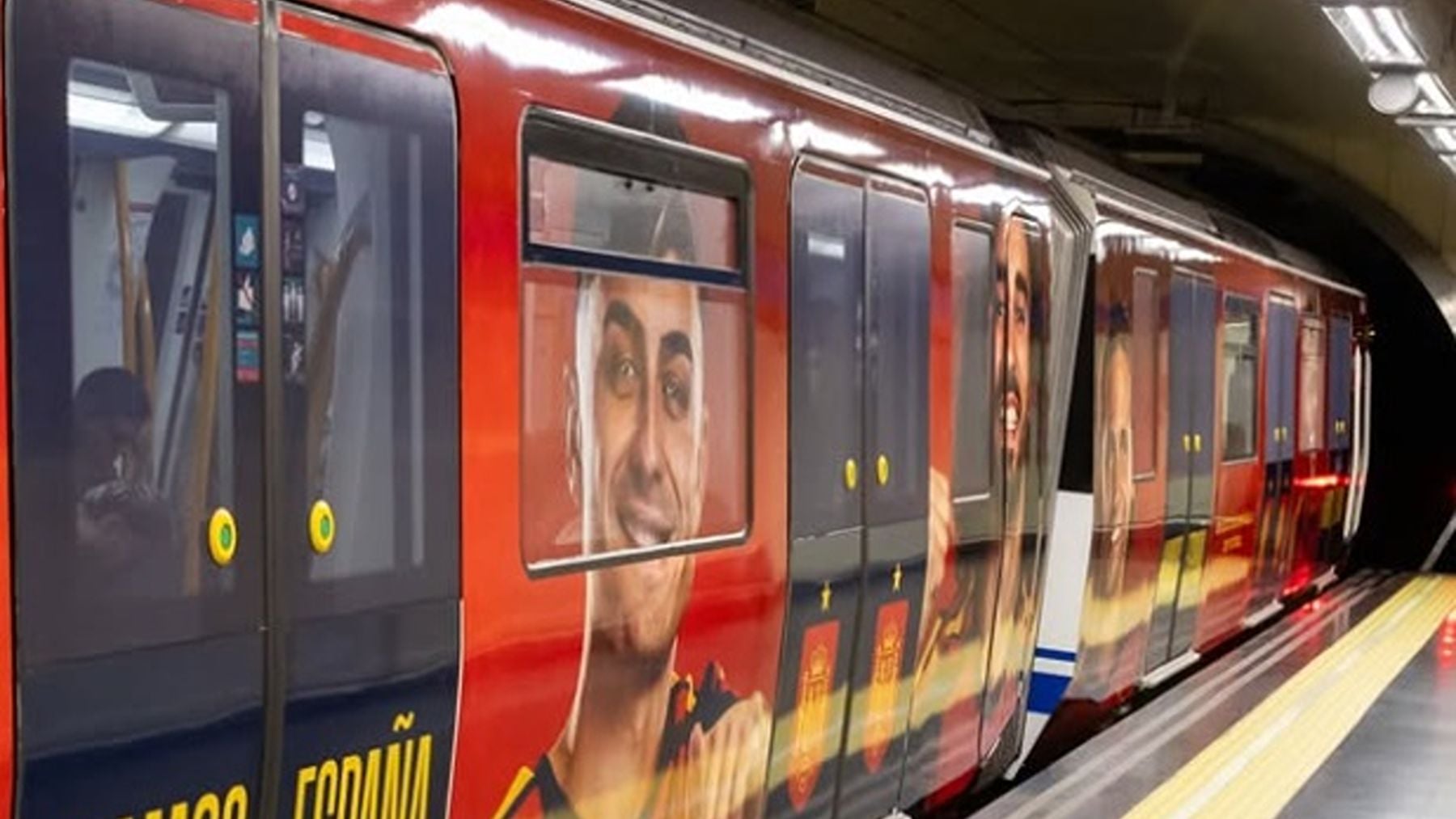 El Metro de Madrid con los rostros de la Selección. (Foto: Redes Sociales)