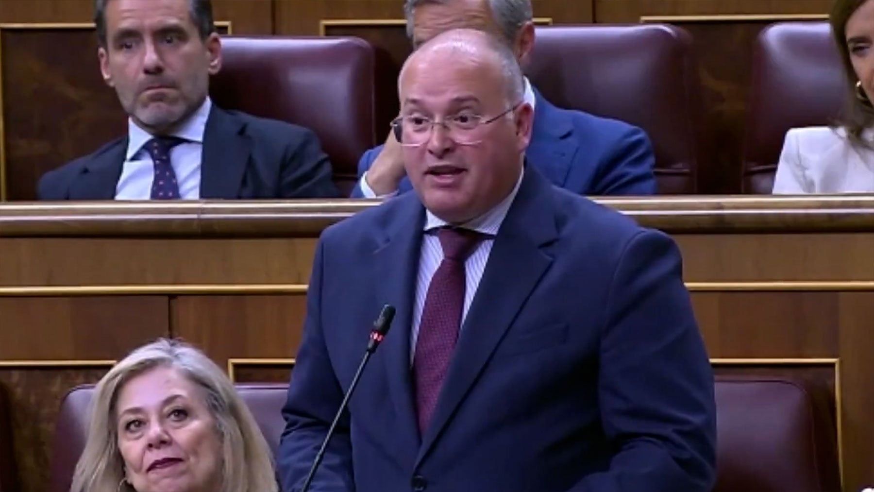 Tellado parafrasea a Ábalos para atacar al PSOE con Zapatero: Soy socialista porque soy comisionista