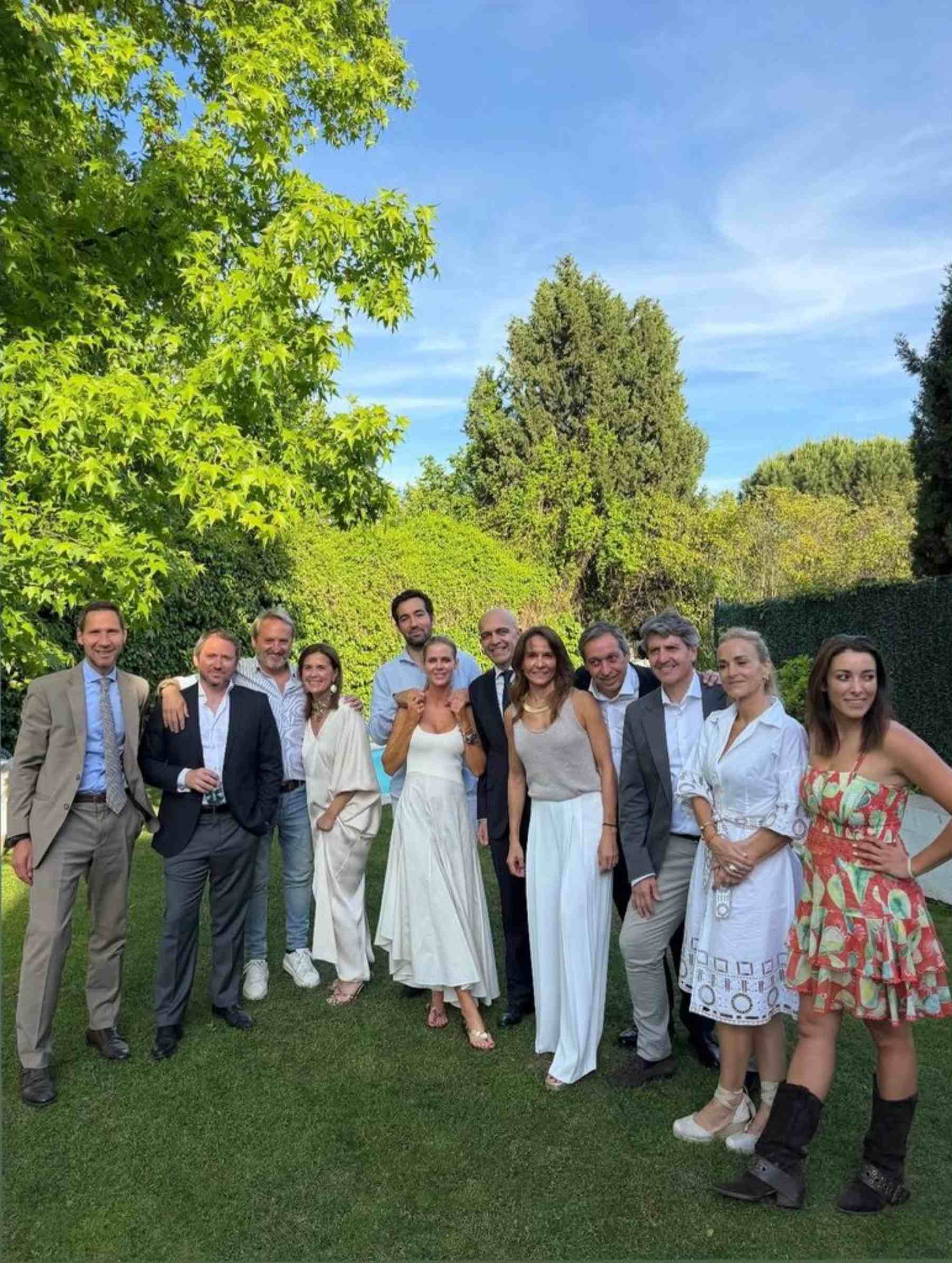 Amelia Bono junto a varios miembros de su familia. (Foto: @ameliabono)