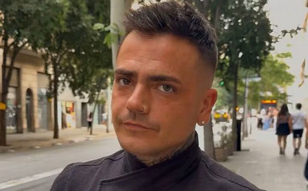 Carlos Bernal posando. (Foto: Instagram)