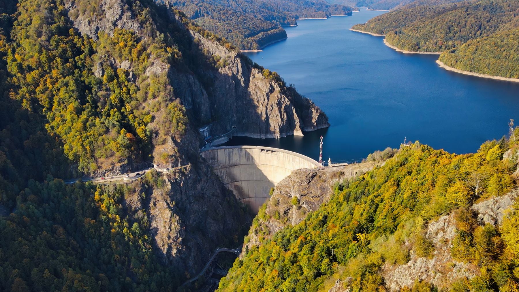 Hace 50 años la URSS quiso acabar con el dominio de China pero acabó despertando al monstruo energético, ahora la presa de Rogun va a generar 3,6 GW de electricidad