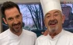 Joseba Arguiñano y su padre Karlos Arguiñano en el plató de Cocina abierta (Atresmedia).