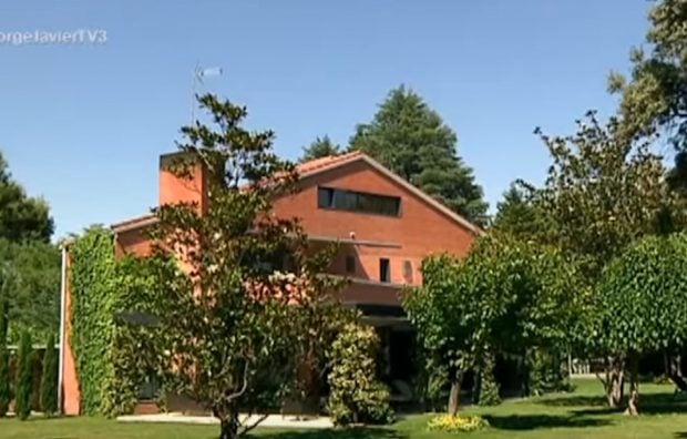 El exterior de la casa de Jorge Javier V&aacute;zquez. (Foto: Telecinco)