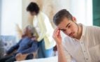 Un nuevo estudio confirma el problema de vivir con tus padres después de los 30: menos intimidad, más ansiedad y peor salud mental