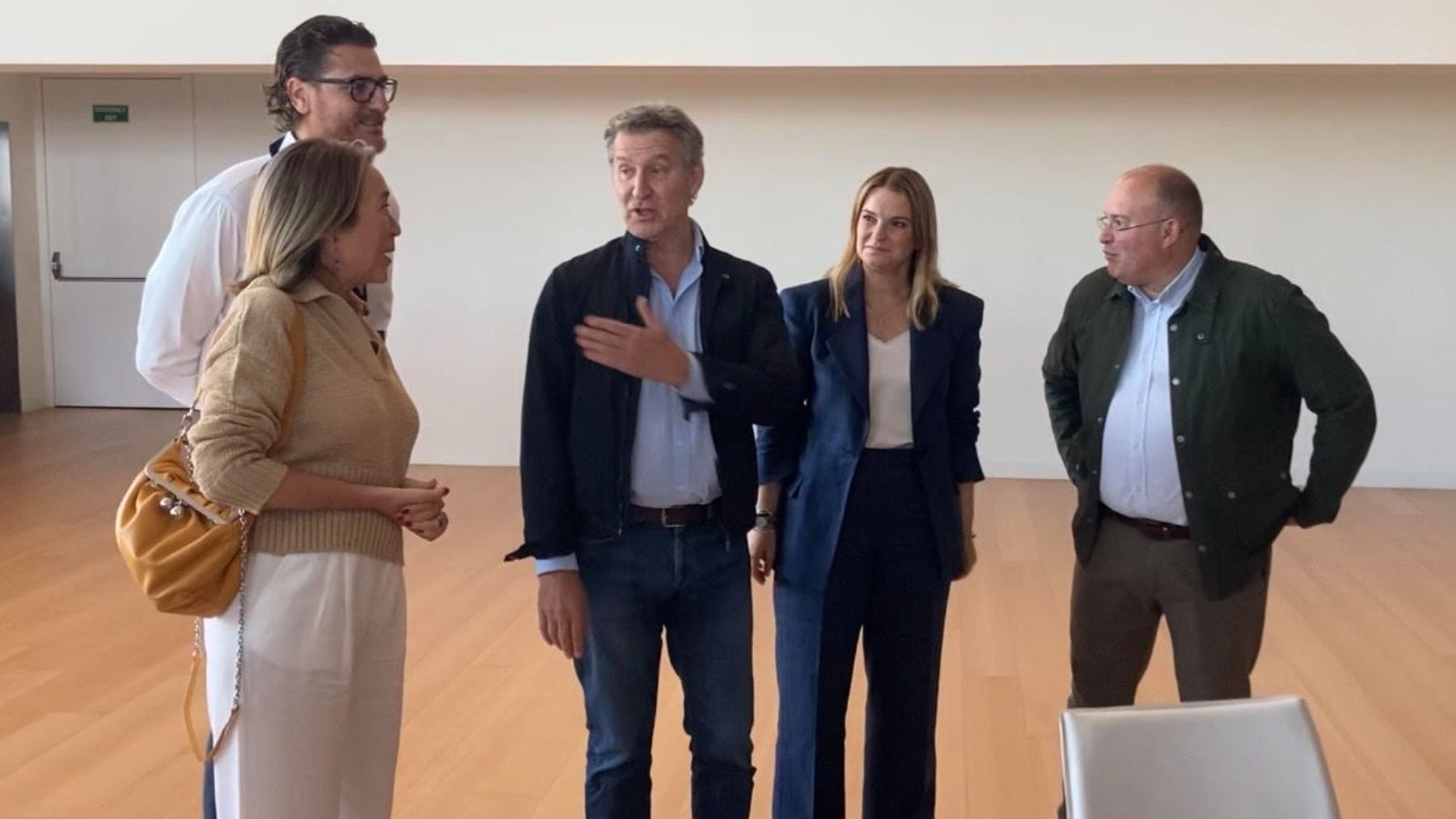 Feijóo, entre Miguel Tellado, Marga Prohens, Cuca Gamarra y Sebastià Sagreras.