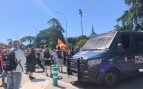 Un grupo de manifestantes atraviesa el cordon policial de Marlaska y pone rumbo a La Moncloa