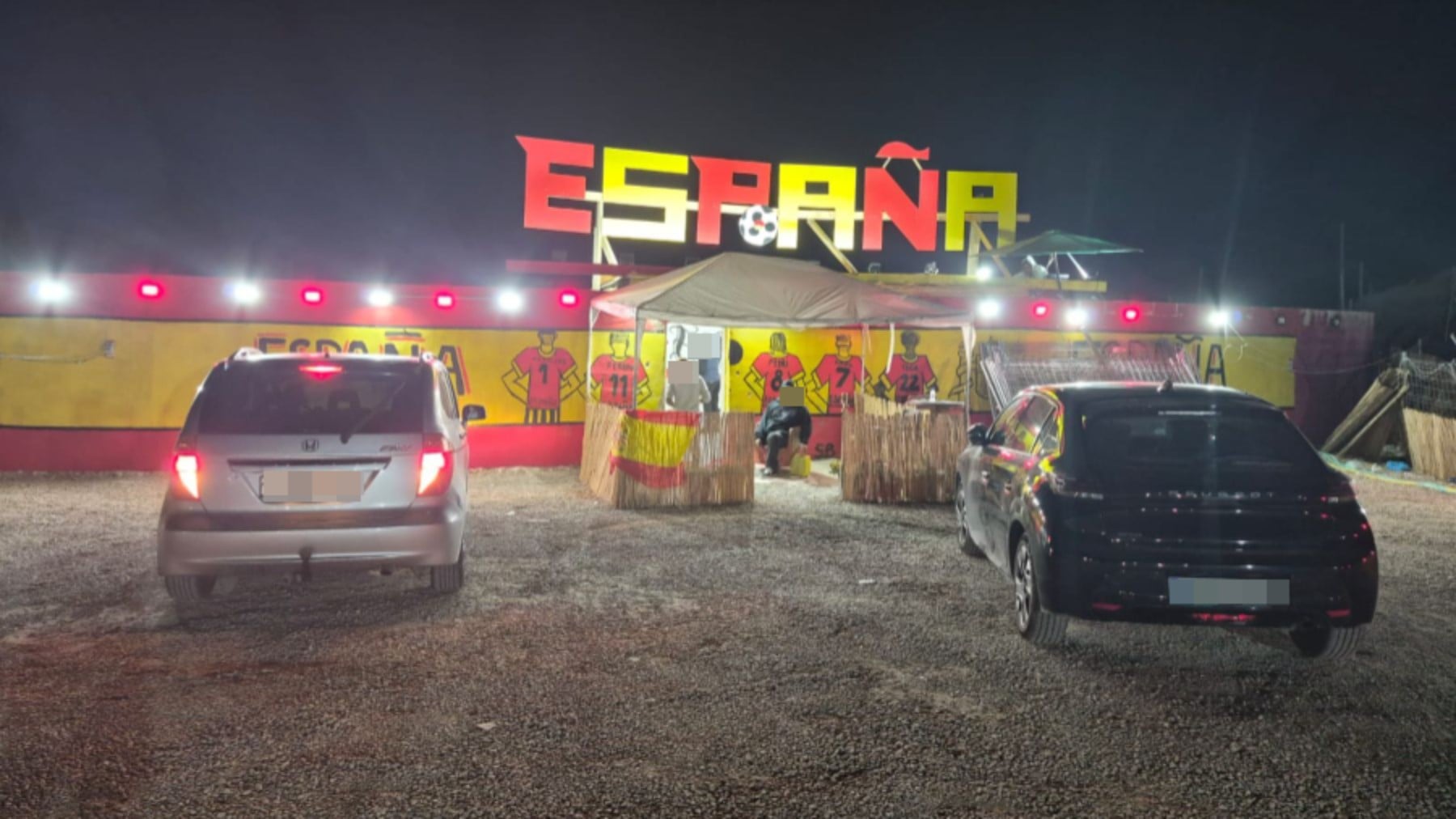 Imagen captada de noche en el poblado de Son Banya de la caseta de ‘España’.