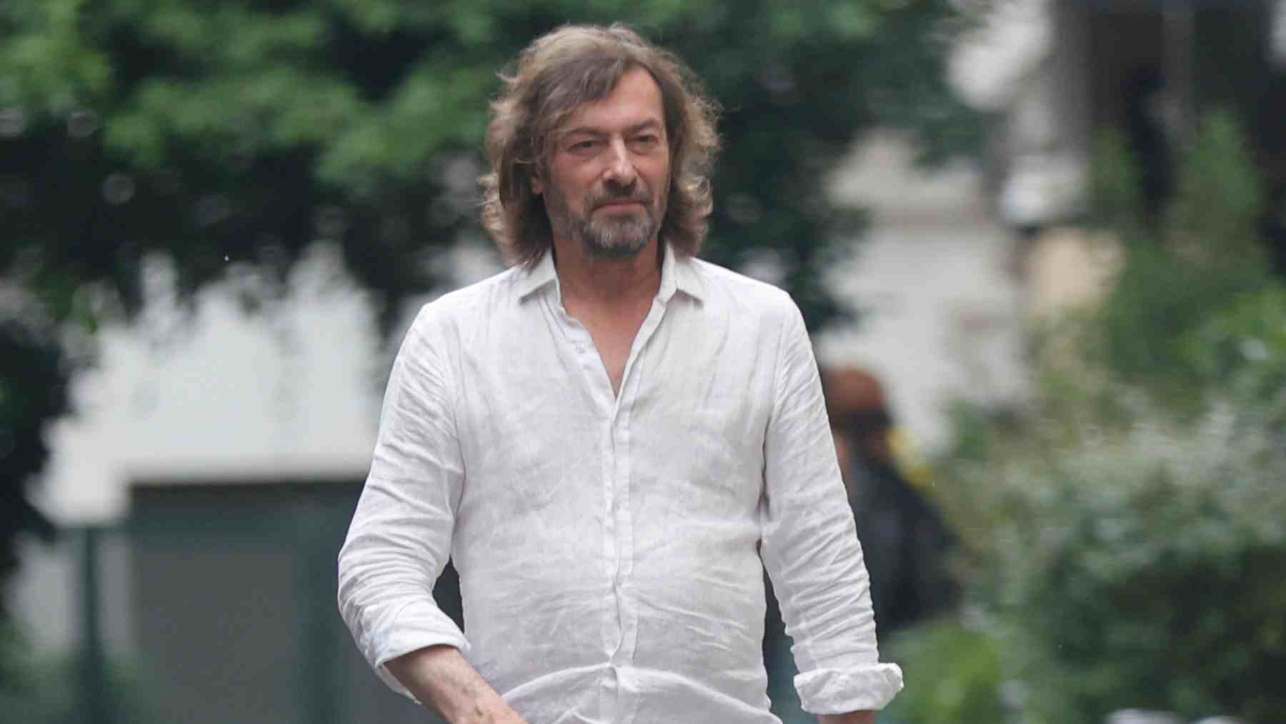 Santiago Pedraz junto a su hijo Jacobo. (Foto: Europa Press)