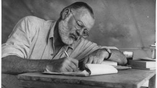Ernest Hemingway en casa botín, hernest hemingway aprende a hacer paella, ernest hemingway nobel de literatura 1954.