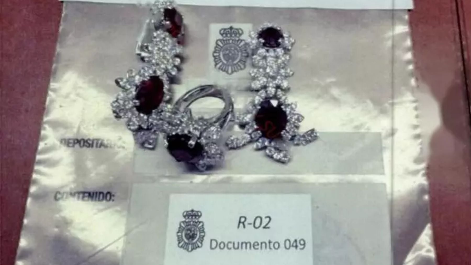 Una joya de 900.000 euros entre las piezas halladas en el despacho de Zapatero